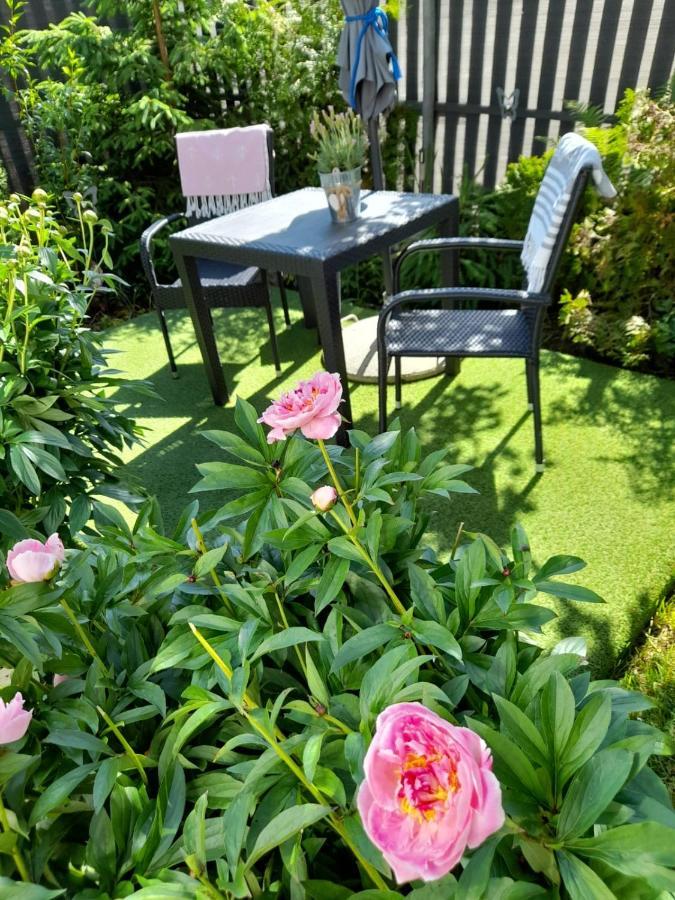 Ferienwohnung Mit Kleinem Garten Sonnenbuhl Bagian luar foto